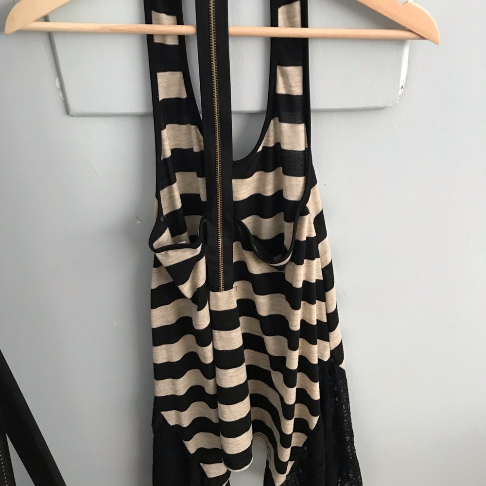 Striped flowy halter top - Picture 2 of 3